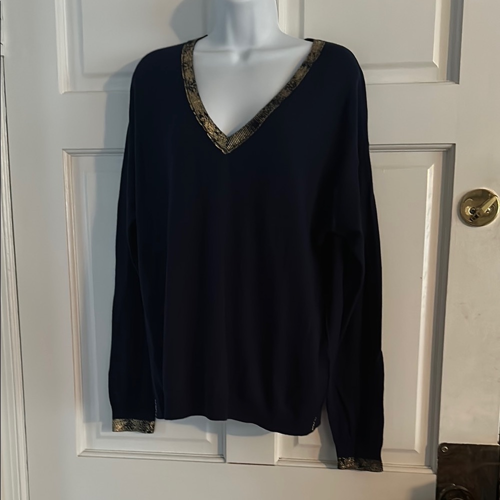 L+t v-neck sweater